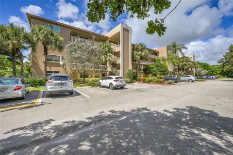 Condominio en Coconut Creek, Florida, 2 dormitorios  № 2012225