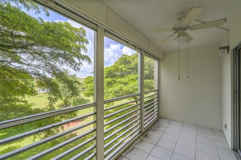 Condominio en venta en Coconut Creek, Florida, 2 dormitorios, 107.49 m2 № 2012225 - foto 24