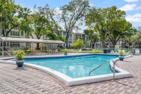Copropriété à vendre à Lauderdale Lakes, Floride: 2 chambres, 89.19 m2 № 2026000 - photo 23