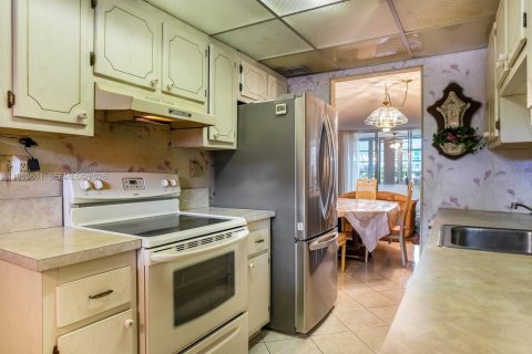 Copropriété à vendre à Lauderdale Lakes, Floride: 2 chambres, 89.19 m2 № 2026000 - photo 4