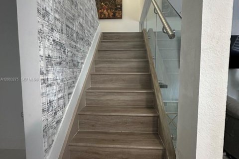 Купить таунхаус в Дорал, Флорида 3 спальни, 161.93м2, № 2066587 - фото 12