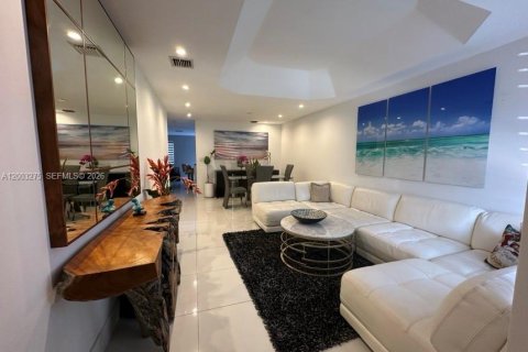 Купить таунхаус в Дорал, Флорида 3 спальни, 161.93м2, № 2066587 - фото 2