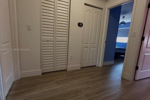 Купить таунхаус в Дорал, Флорида 3 спальни, 161.93м2, № 2066587 - фото 27