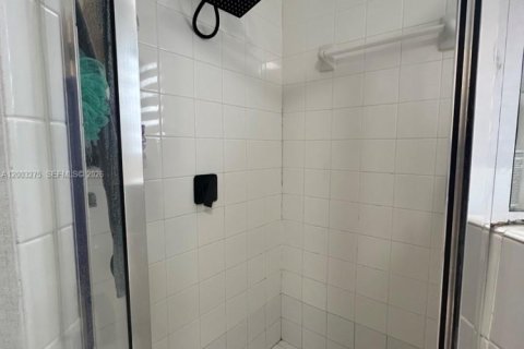 Купить таунхаус в Дорал, Флорида 3 спальни, 161.93м2, № 2066587 - фото 19