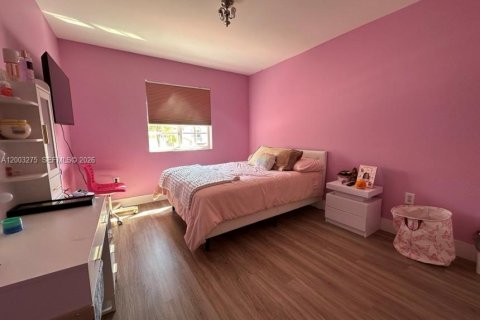 Купить таунхаус в Дорал, Флорида 3 спальни, 161.93м2, № 2066587 - фото 25