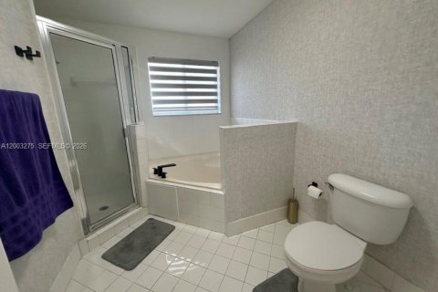 Купить таунхаус в Дорал, Флорида 3 спальни, 161.93м2, № 2066587 - фото 18