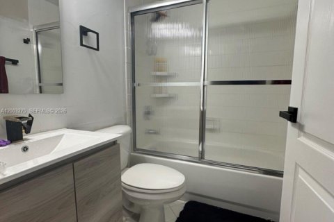 Купить таунхаус в Дорал, Флорида 3 спальни, 161.93м2, № 2066587 - фото 14