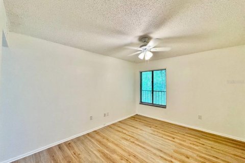 Condo in Tampa, Florida, 2 bedrooms № 2221520 - photo 9