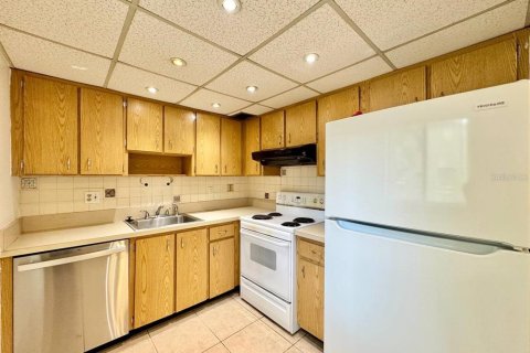 Condo in Tampa, Florida, 2 bedrooms № 2221520 - photo 7