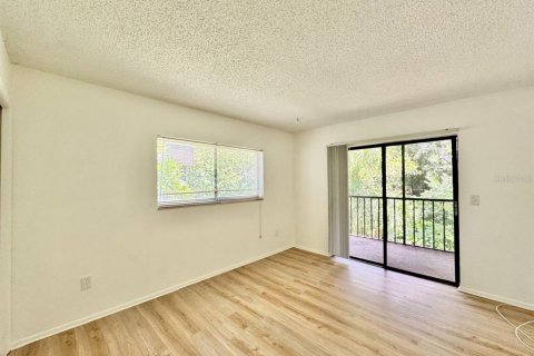 Condo in Tampa, Florida, 2 bedrooms № 2221520 - photo 16