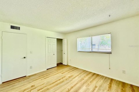 Condo in Tampa, Florida, 2 bedrooms № 2221520 - photo 18