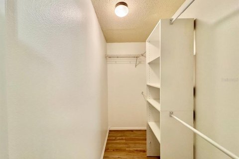 Condo in Tampa, Florida, 2 bedrooms № 2221520 - photo 12