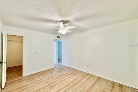 Condo in Tampa, Florida, 2 bedrooms № 2221520 - photo 10