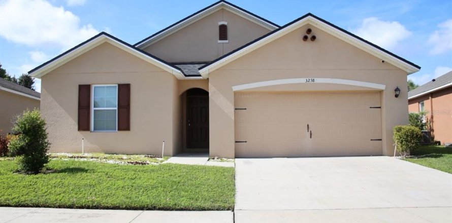 Villa ou maison à Lakeland, Floride 4 chambres, 165.37 m2 № 2303138