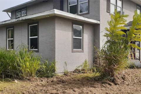 House in Sanford, Florida 4 bedrooms, 309.18 sq.m. № 1428935 - photo 3