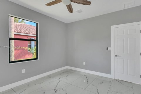 House in Fort Lauderdale, Florida 3 bedrooms № 1787052 - photo 24