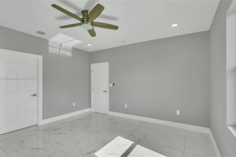 House in Fort Lauderdale, Florida 3 bedrooms № 1787052 - photo 13