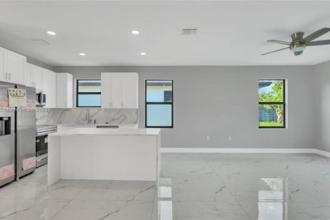 House in Fort Lauderdale, Florida 3 bedrooms № 1787052 - photo 8