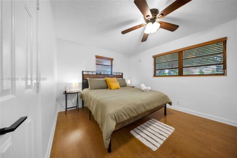 House in Hollywood, Florida 2 bedrooms, 117.43 sq.m. № 2032079 - photo 28