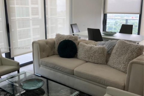 Снять в аренду кондоминиум в Майами, Флорида 2 спальни, 77.57м2, № 1989707 - фото 4