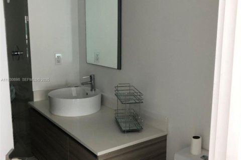 Снять в аренду кондоминиум в Майами, Флорида 2 спальни, 77.57м2, № 1989707 - фото 6