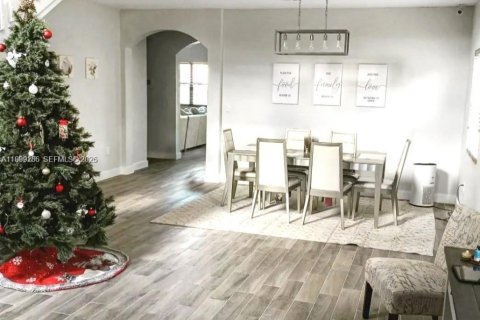 Villa ou maison à louer à Homestead, Floride: 3 chambres, 224.92 m2 № 2051483 - photo 10