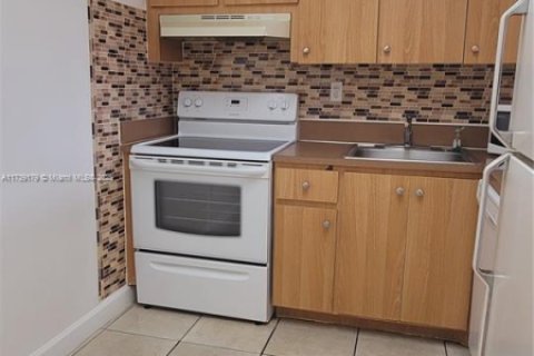 Condominio en venta en Miami, Florida, 1 dormitorio, 78.97 m2 № 1864854 - foto 2