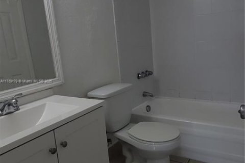 Condominio en venta en Miami, Florida, 1 dormitorio, 78.97 m2 № 1864854 - foto 8