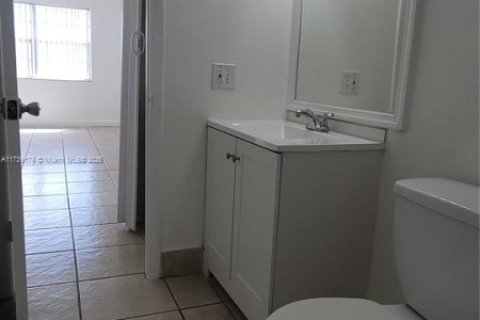 Condominio en venta en Miami, Florida, 1 dormitorio, 78.97 m2 № 1864854 - foto 9