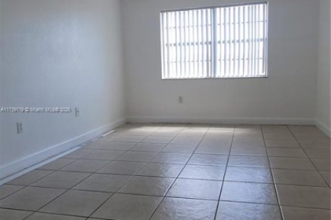 Condominio en venta en Miami, Florida, 1 dormitorio, 78.97 m2 № 1864854 - foto 7