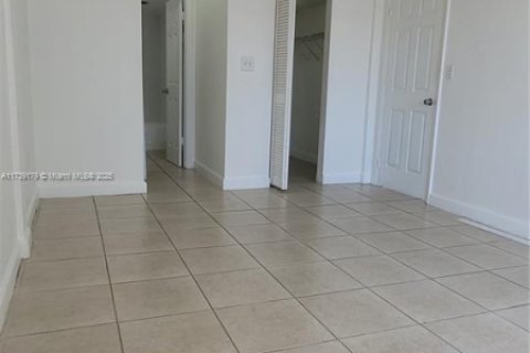 Condominio en venta en Miami, Florida, 1 dormitorio, 78.97 m2 № 1864854 - foto 5