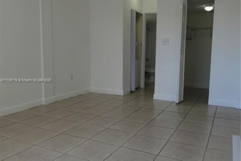 Condominio en venta en Miami, Florida, 1 dormitorio, 78.97 m2 № 1864854 - foto 6