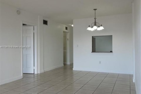 Condominio en venta en Miami, Florida, 1 dormitorio, 78.97 m2 № 1864854 - foto 10