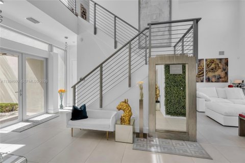 House in Weston, Florida 5 bedrooms, 353.96 sq.m. № 2063071 - photo 7