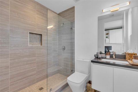 House in Weston, Florida 5 bedrooms, 353.96 sq.m. № 2063071 - photo 25