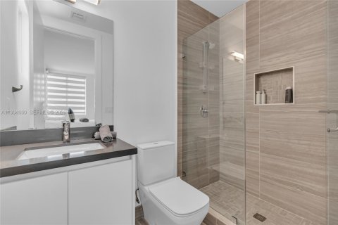 House in Weston, Florida 5 bedrooms, 353.96 sq.m. № 2063071 - photo 29