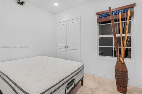 Townhouse in Florida City, Florida 3 bedrooms, 118.17 sq.m. № 1818574 - photo 17