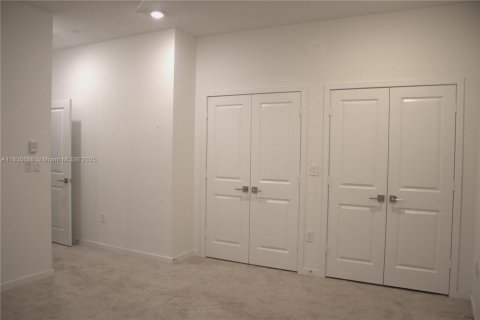 Townhouse in Florida City, Florida 3 bedrooms, 118.17 sq.m. № 1818574 - photo 10