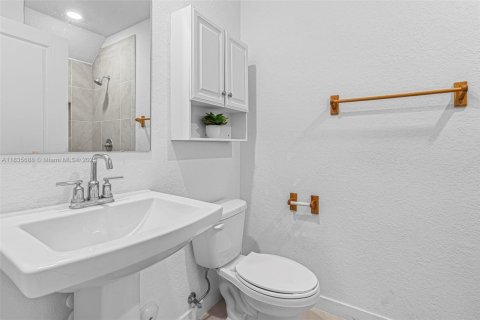 Townhouse in Florida City, Florida 3 bedrooms, 118.17 sq.m. № 1818574 - photo 19