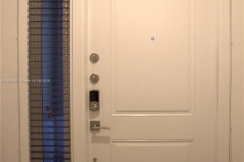 Townhouse in Florida City, Florida 3 bedrooms, 118.17 sq.m. № 1818574 - photo 13