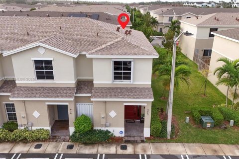 Townhouse in Florida City, Florida 3 bedrooms, 118.17 sq.m. № 1818574 - photo 24