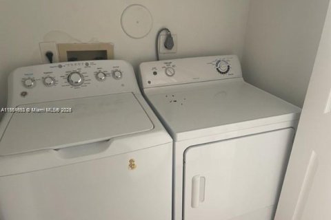 Copropriété à vendre à Sunrise, Floride: 2 chambres, 102.66 m2 № 1980663 - photo 5