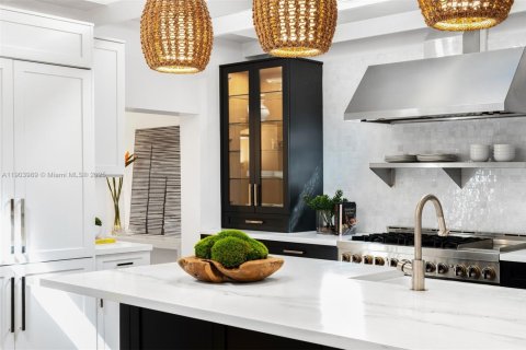 Casa en venta en Miami, Florida, 4 dormitorios, 242.94 m2 № 1970911 - foto 13