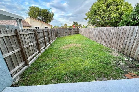 Casa en venta en Miami, Florida, 2 dormitorios, 117.06 m2 № 1969932 - foto 15