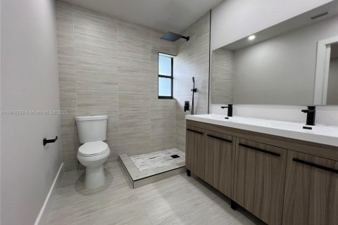 Casa en venta en Miami, Florida, 2 dormitorios, 117.06 m2 № 1969932 - foto 14