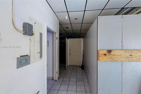 Commercial property in Homestead, Florida № 1846137 - photo 22