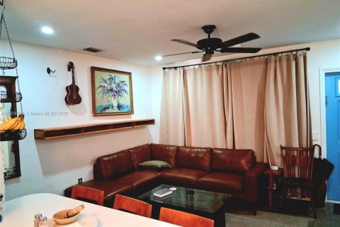 Casa en venta en Hollywood, Florida, 3 dormitorios, 69.68 m2 № 1956502 - foto 5