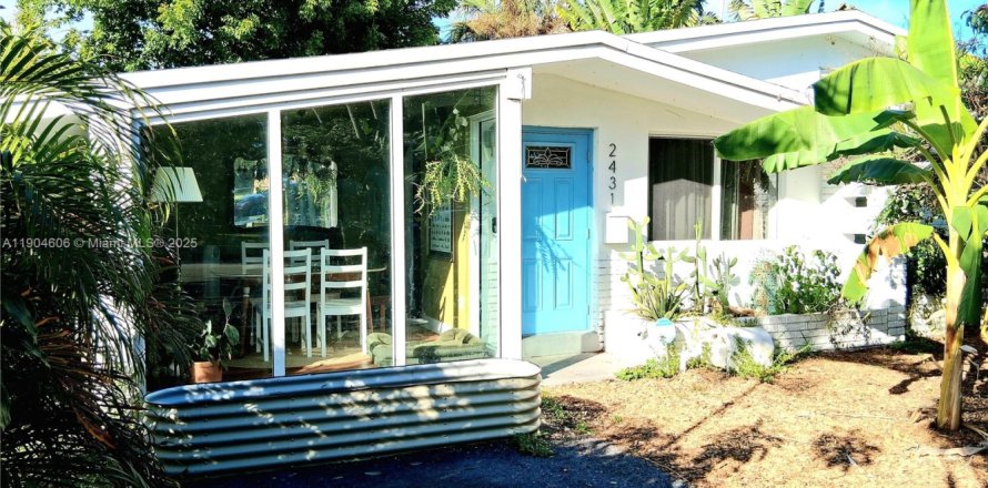 Casa en Hollywood, Florida 3 dormitorios, 69.68 m2 № 1956502