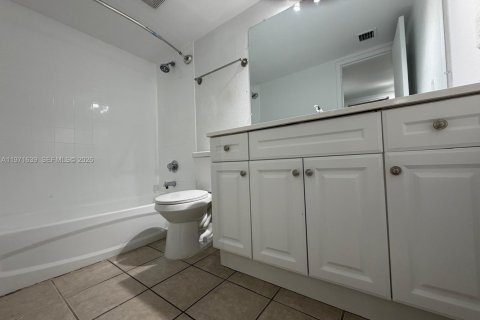 Снять в аренду кондоминиум в Дорал, Флорида 1 спальня, 75.25м2, № 2032374 - фото 7