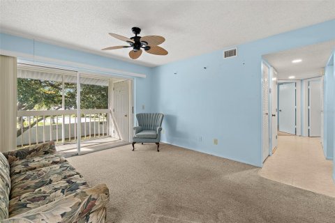 Condo in Palm Bay, Florida, 2 bedrooms  № 1734202 - photo 4